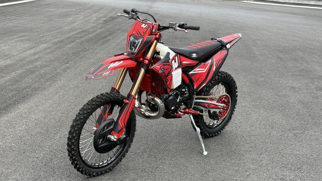 AX300