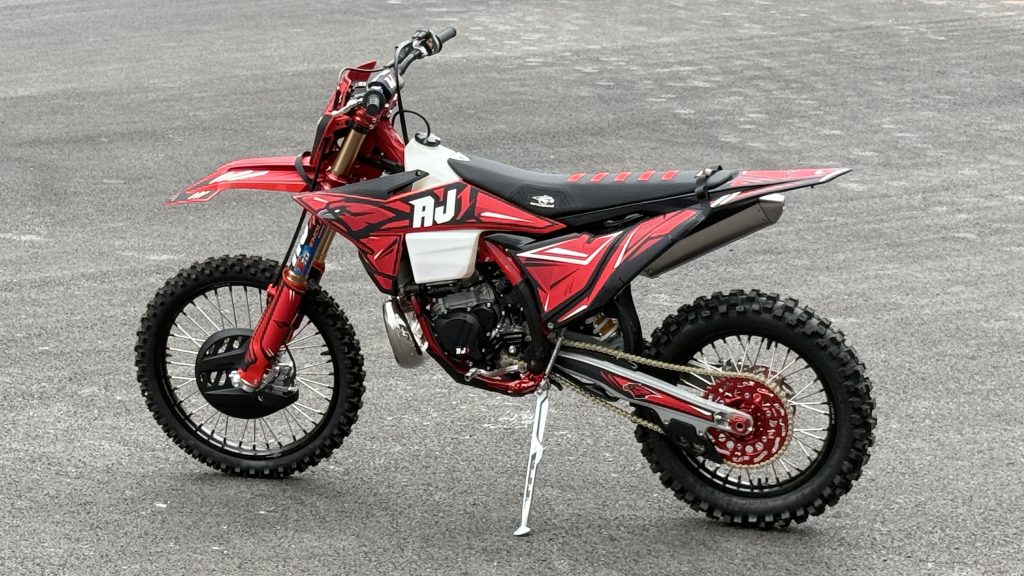 AX300