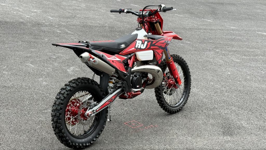 AX300