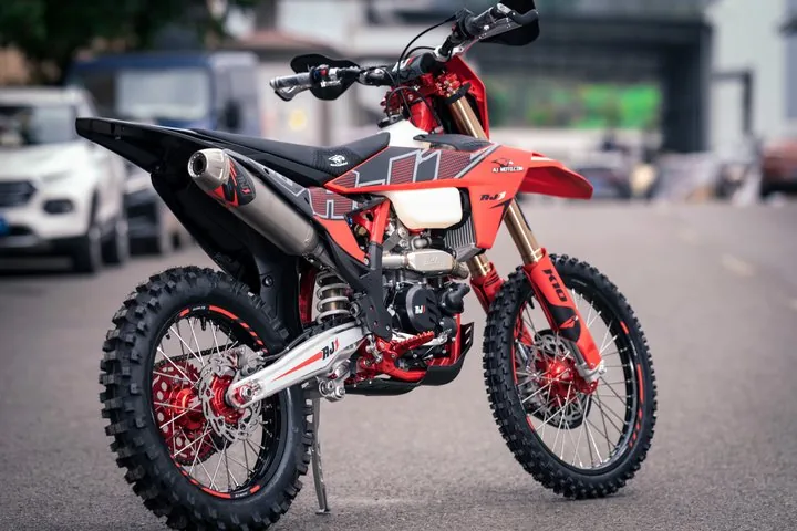 Dust, rocks and no easy line. This is where we test. Where are you riding this weekend?